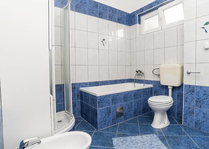 Gorgeous In Рованьска